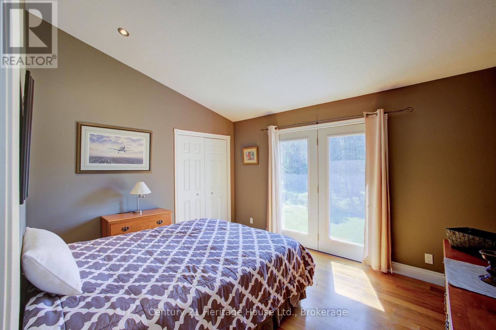 323179 Durham Road E, West Grey, Ontario  N0G 1R0 - Photo 28 - X12371489