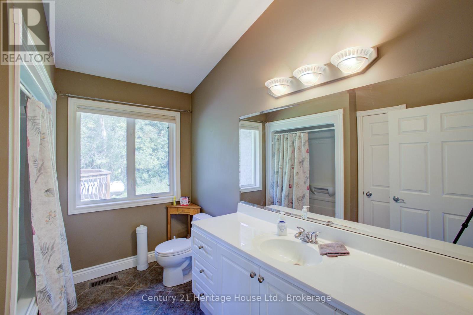 323179 Durham Road E, West Grey, Ontario  N0G 1R0 - Photo 29 - X12371489