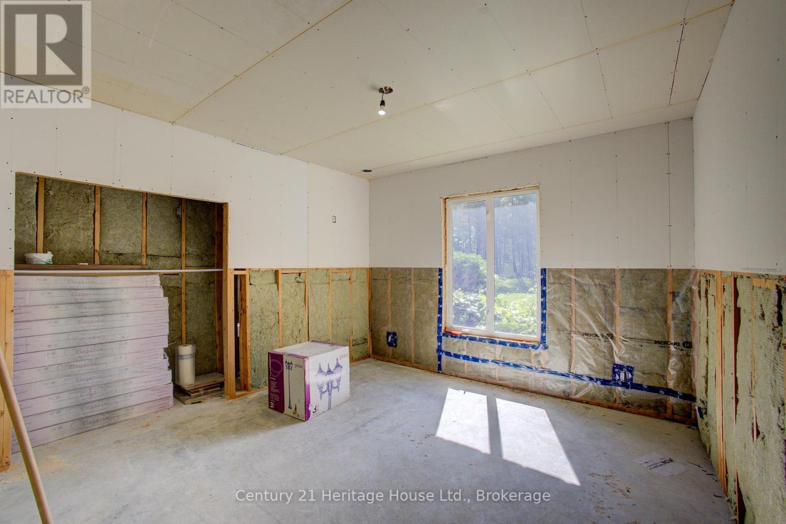 323179 Durham Road E, West Grey, Ontario  N0G 1R0 - Photo 35 - X12371489