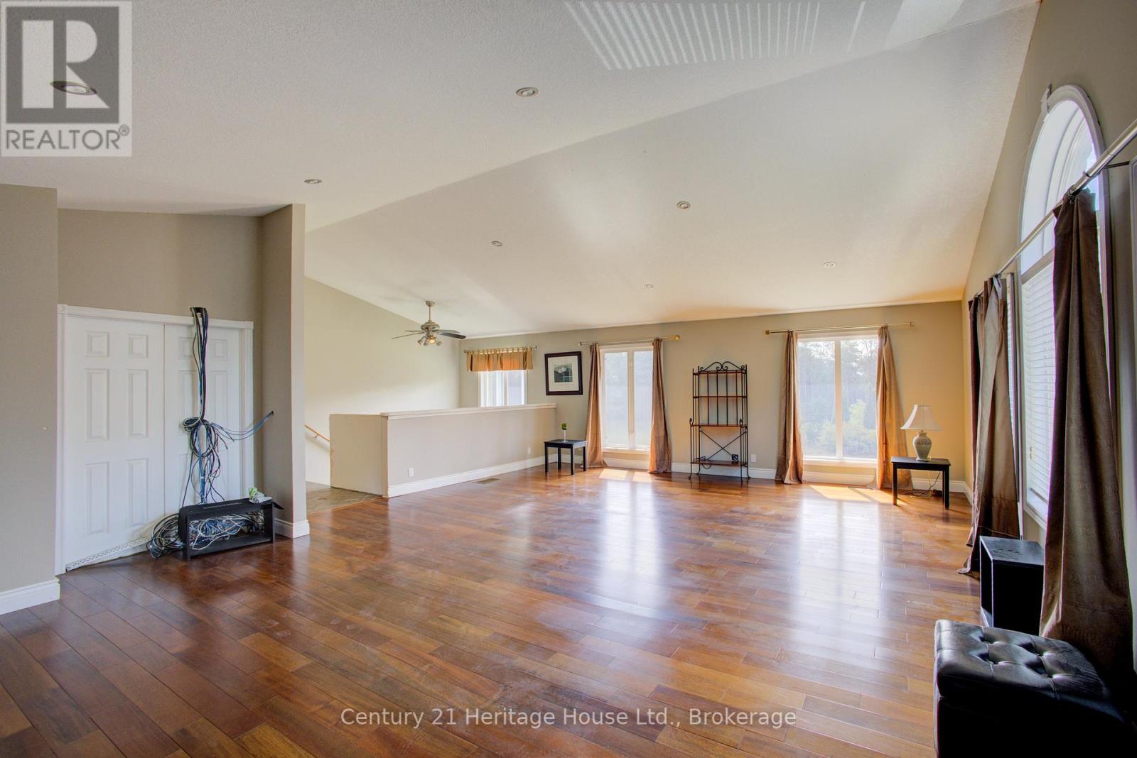 323179 Durham Road E, West Grey, Ontario  N0G 1R0 - Photo 8 - X12371489