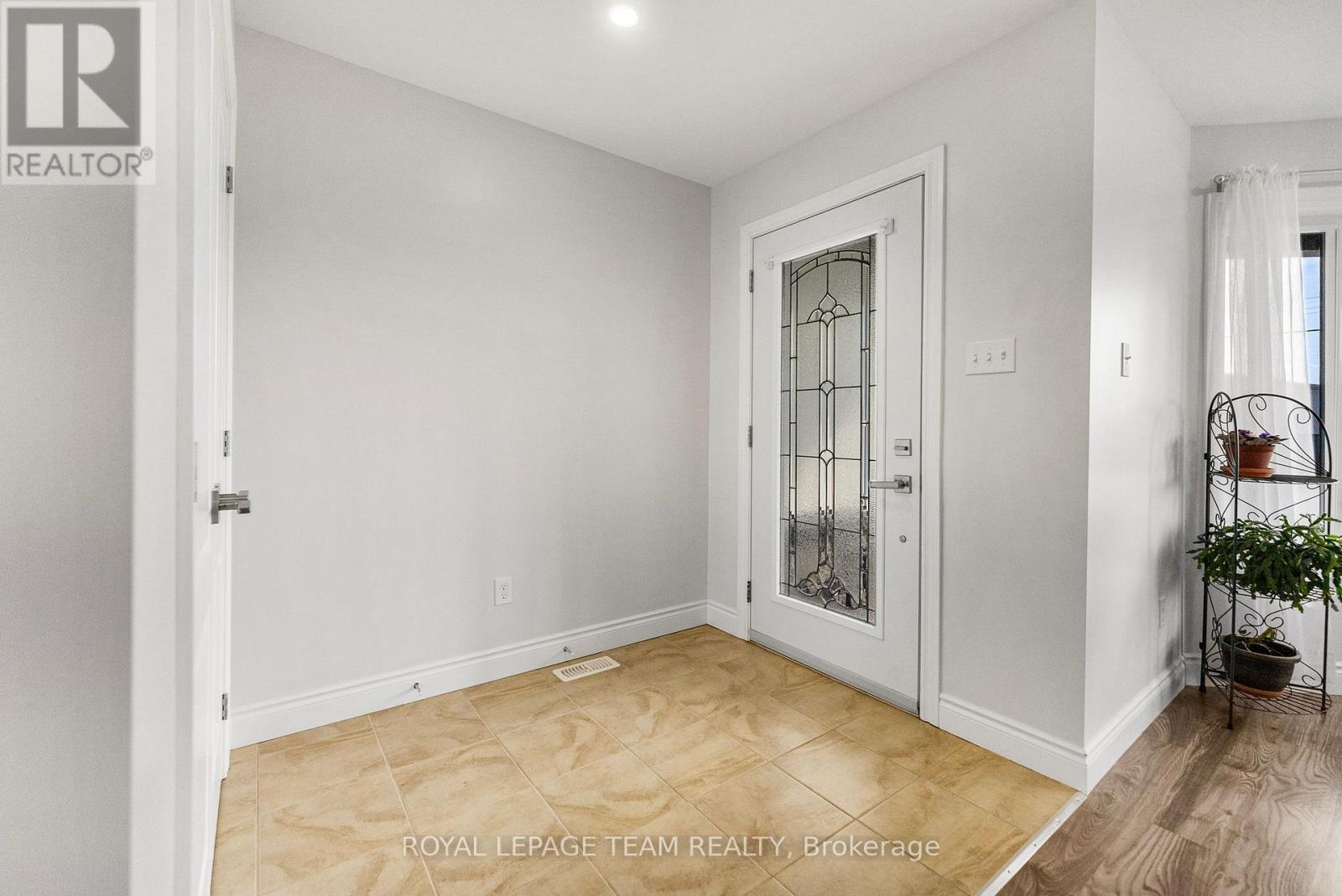 429 Gillan Road, Renfrew, Ontario  K7V 0B1 - Photo 11 - X12371501