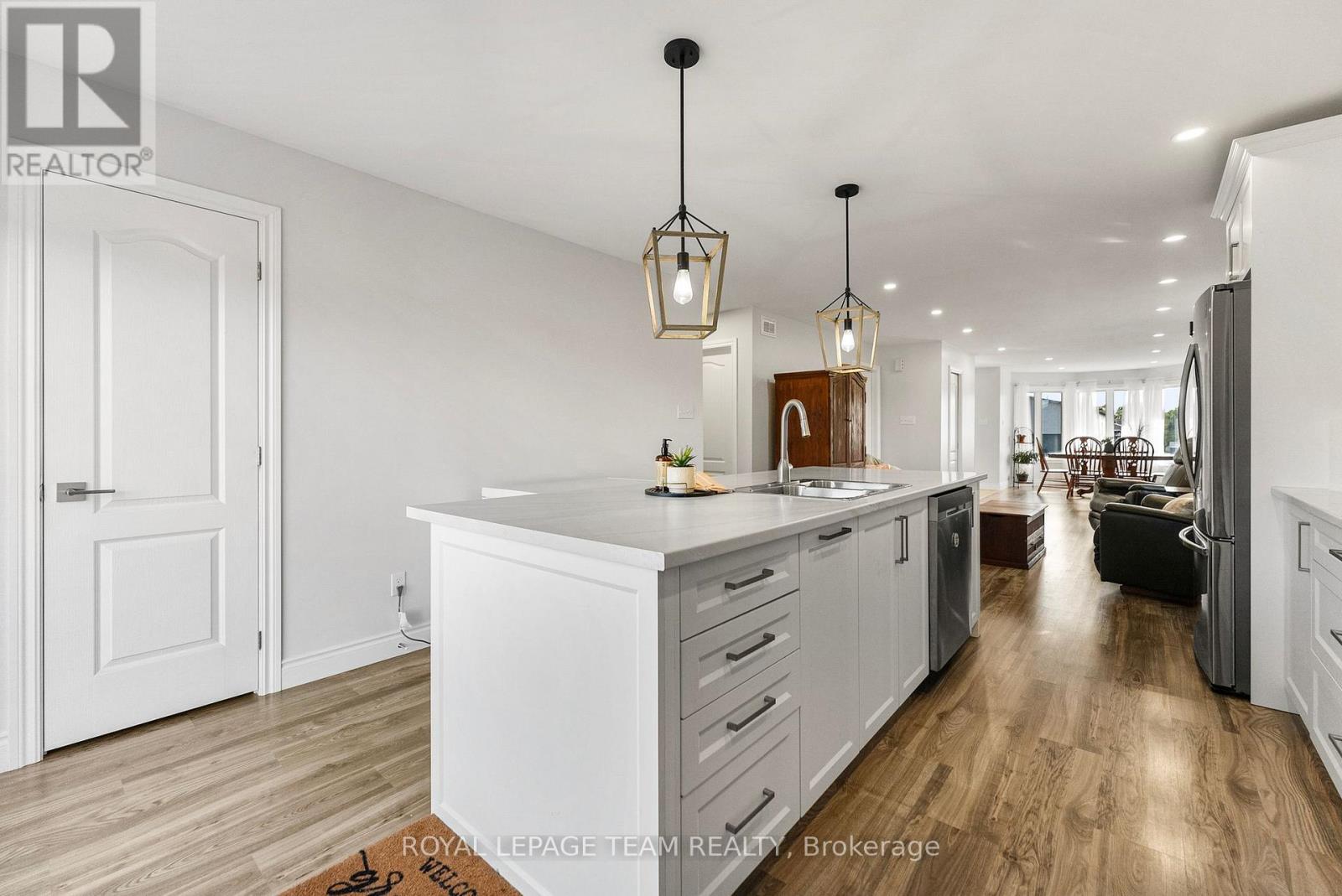 429 Gillan Road, Renfrew, Ontario  K7V 0B1 - Photo 5 - X12371501
