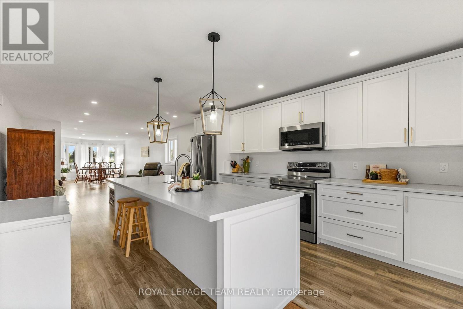 429 Gillan Road, Renfrew, Ontario  K7V 0B1 - Photo 7 - X12371501