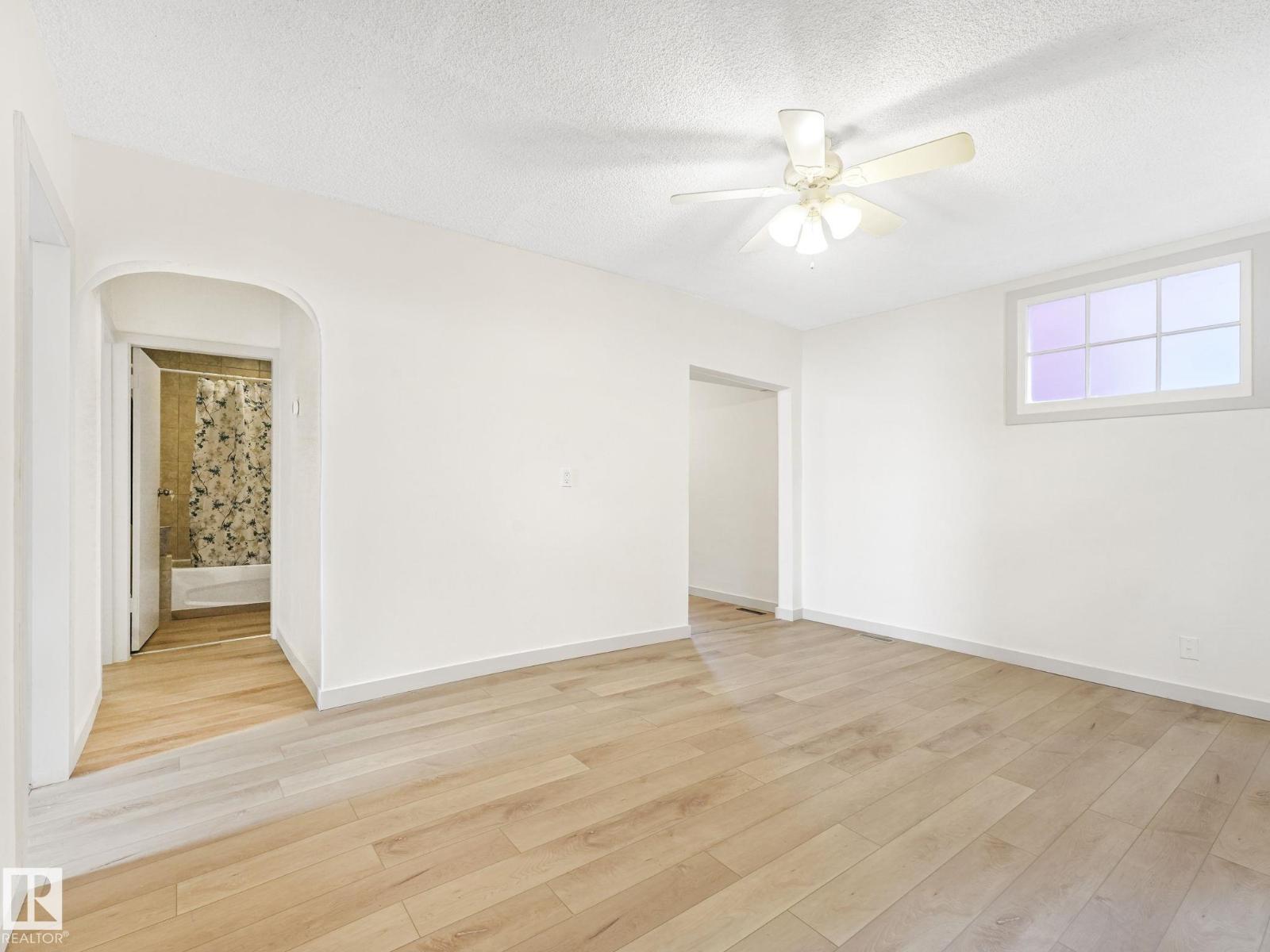 11927 95a St Nw, Edmonton, Alberta  T5G 1R4 - Photo 4 - E4455415