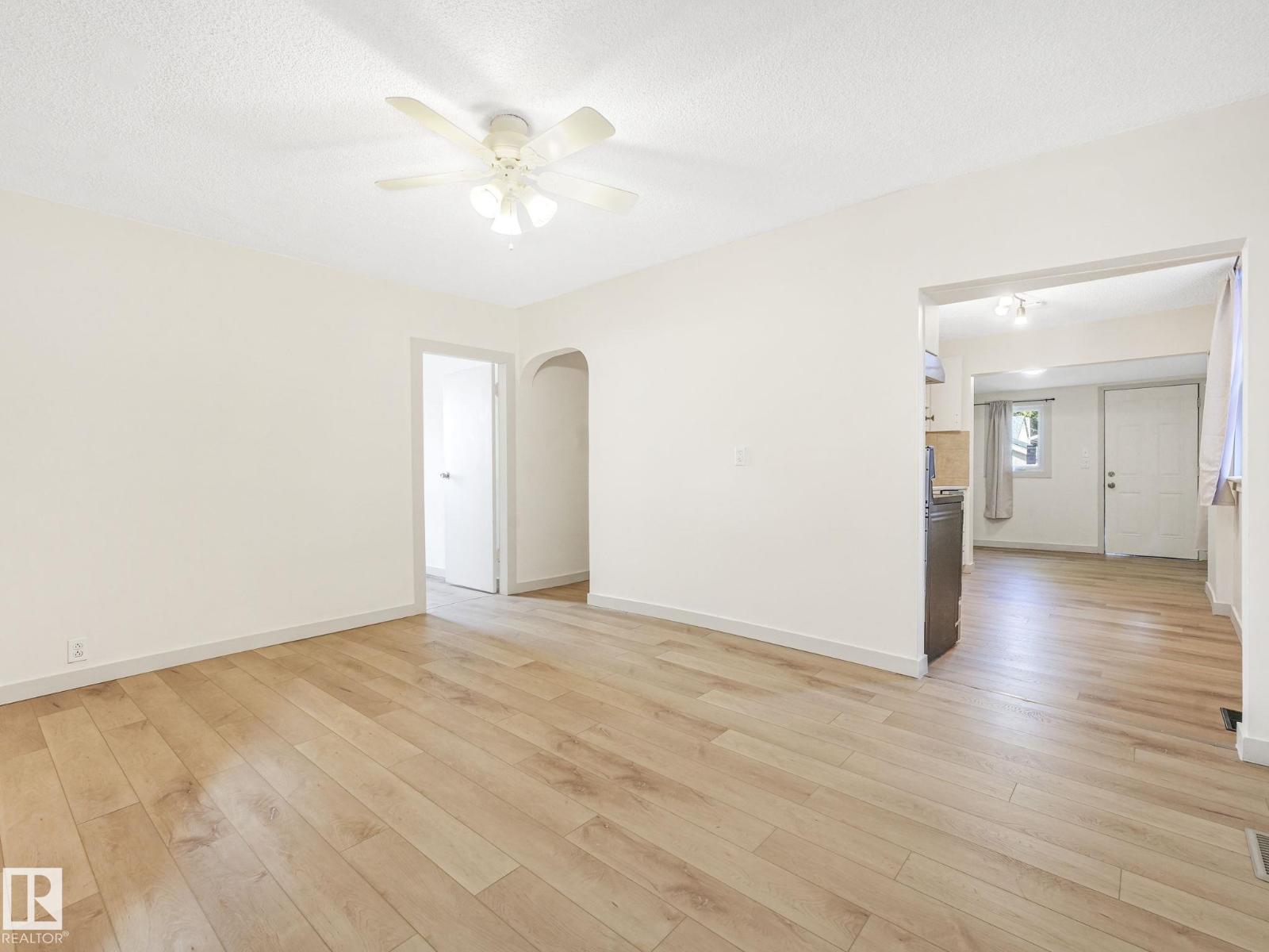 11927 95a St Nw, Edmonton, Alberta  T5G 1R4 - Photo 5 - E4455415