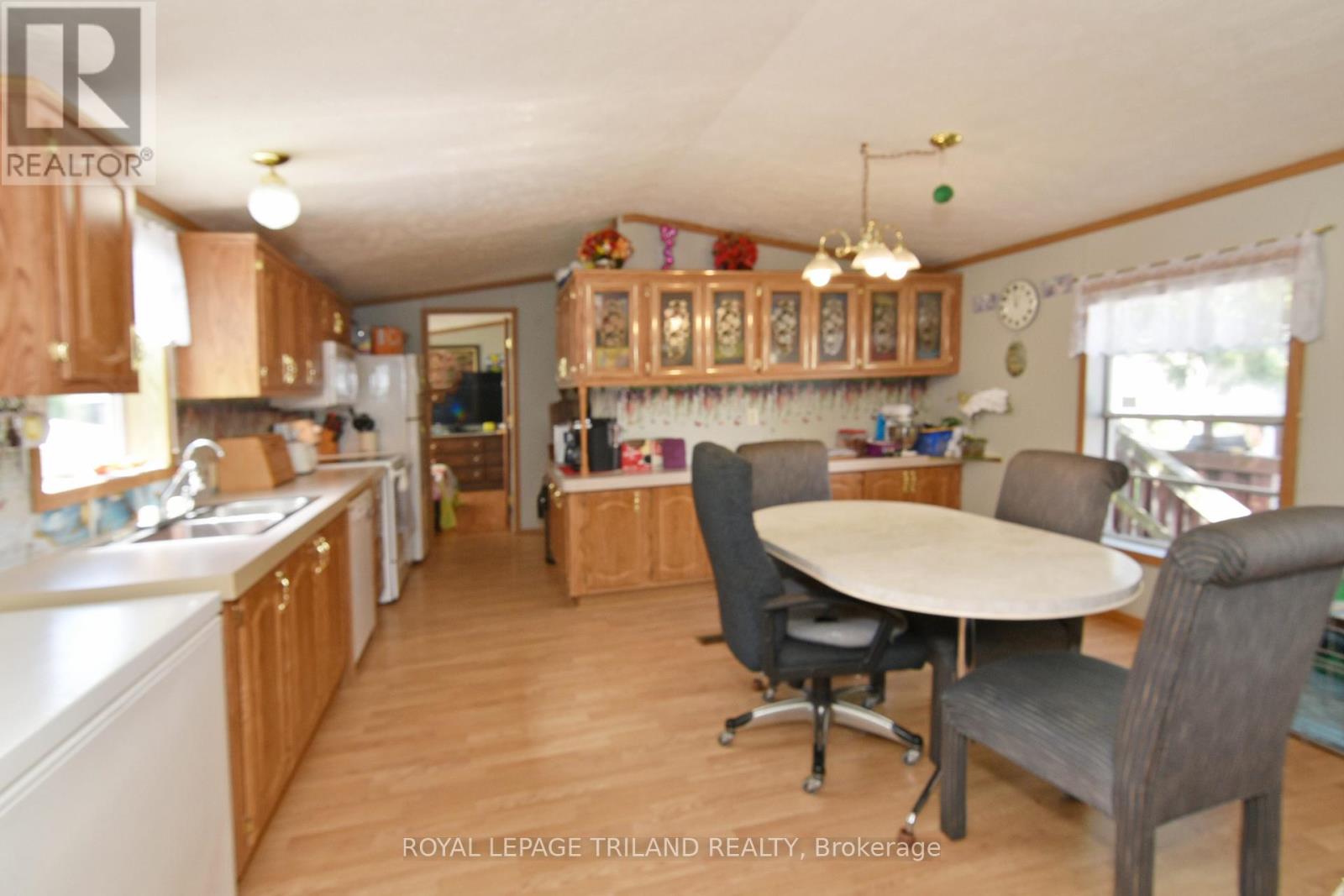 7 - 9385 Ipperwash Road, Lambton Shores, Ontario  N0N 1J3 - Photo 13 - X12371528