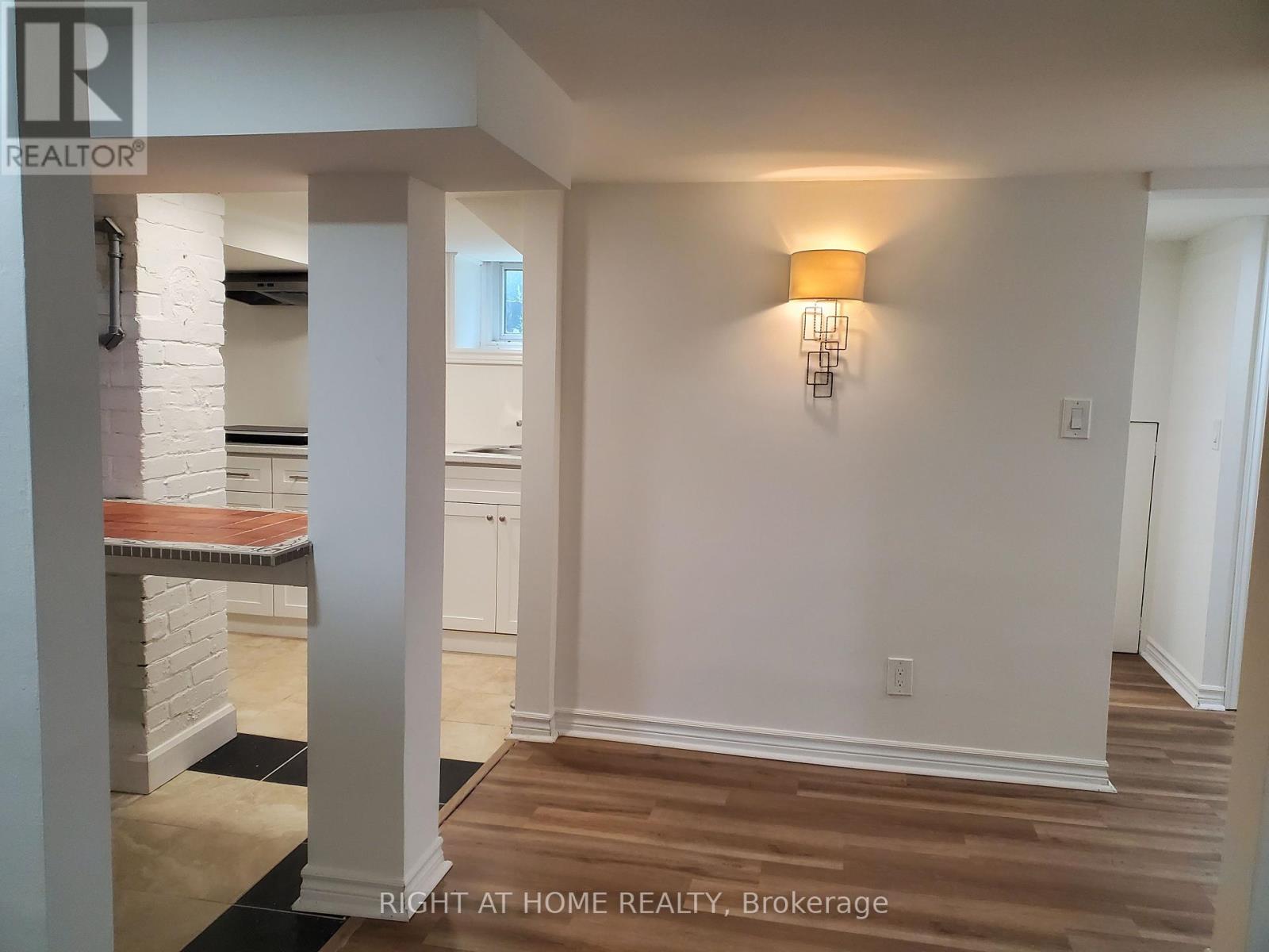 56 Don Mor Drive, Newmarket, Ontario  L3Y 1G7 - Photo 19 - N12367717