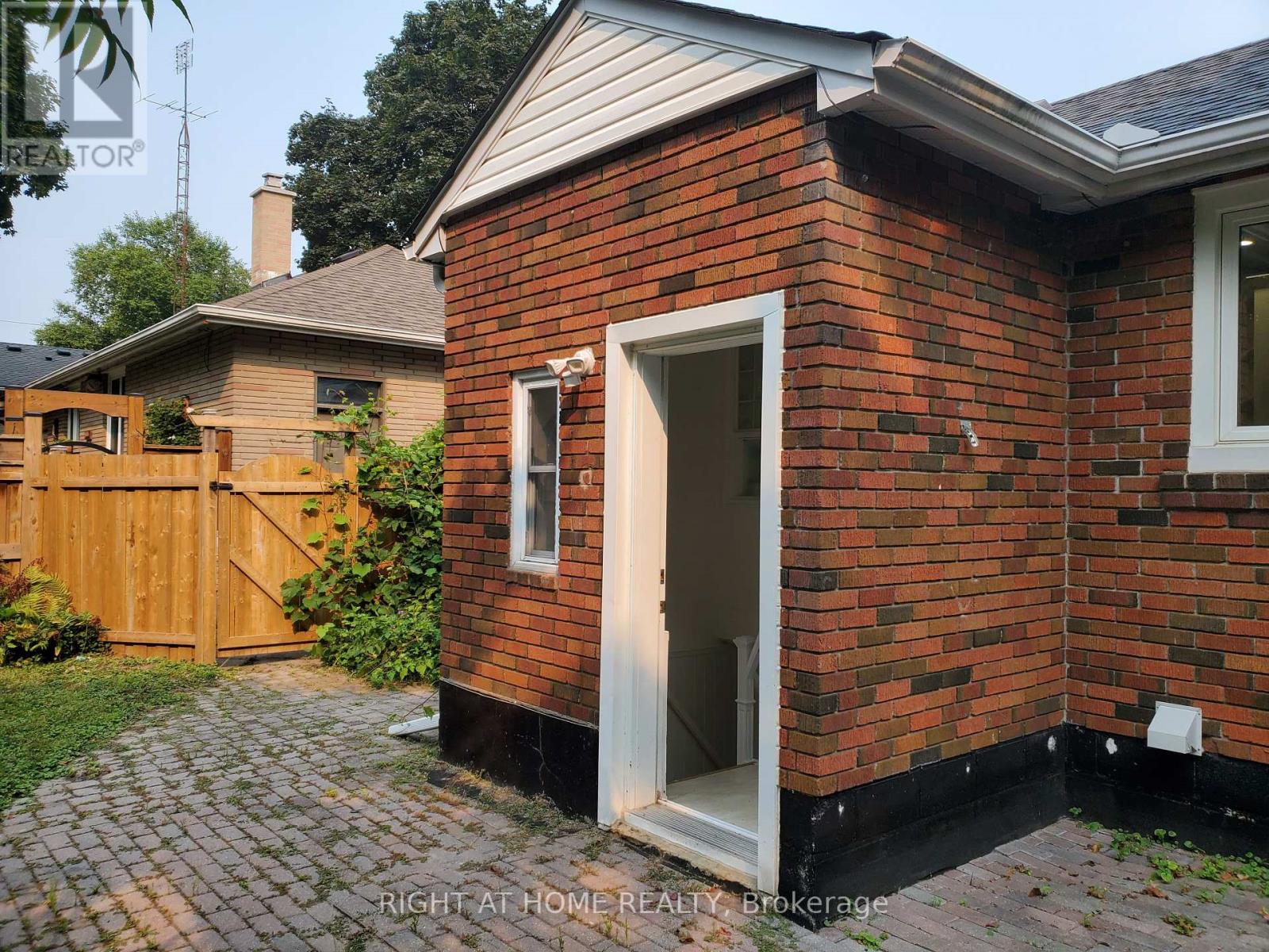 56 Don Mor Drive, Newmarket, Ontario  L3Y 1G7 - Photo 22 - N12367717