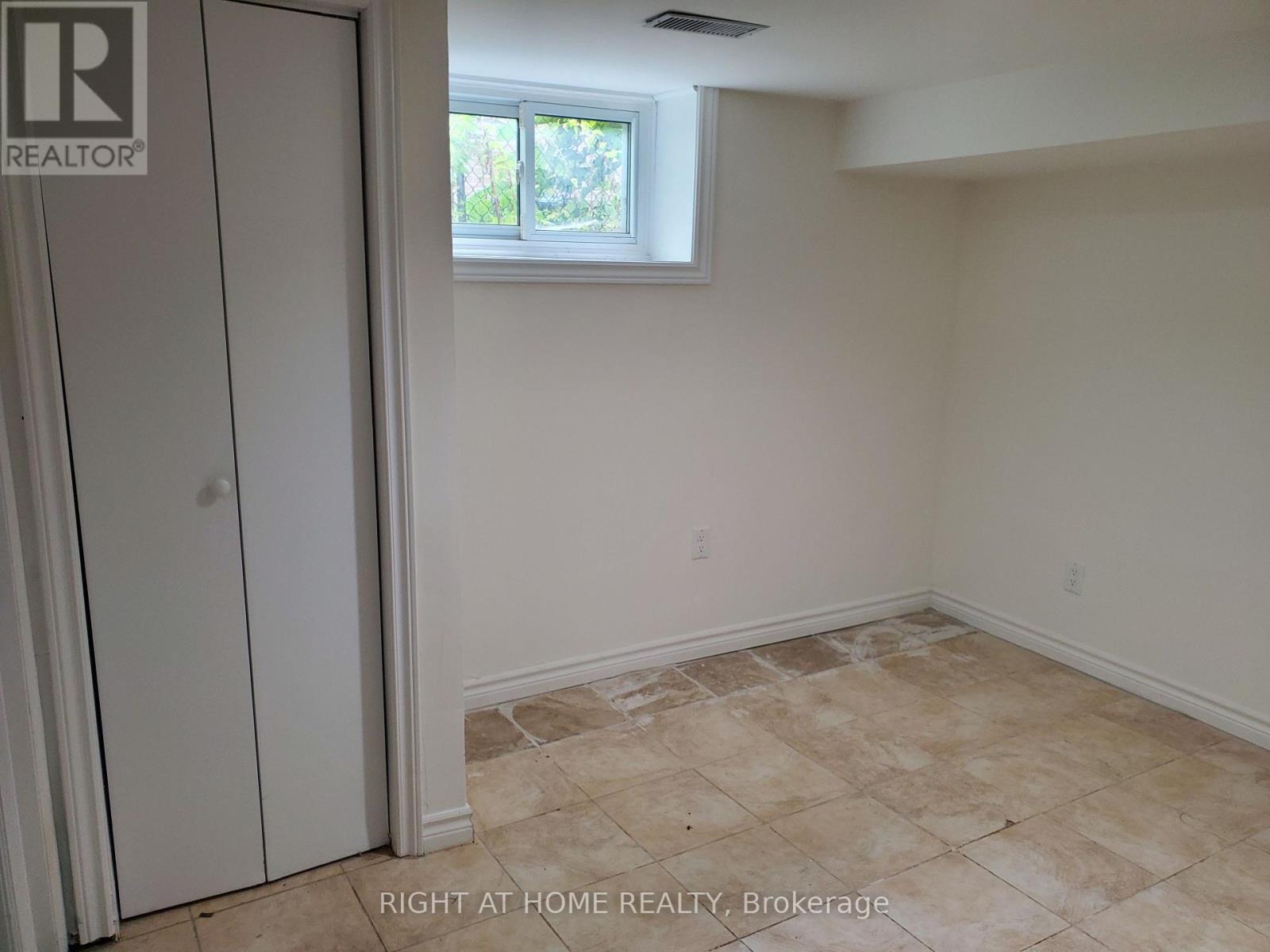 56 Don Mor Drive, Newmarket, Ontario  L3Y 1G7 - Photo 17 - N12367717