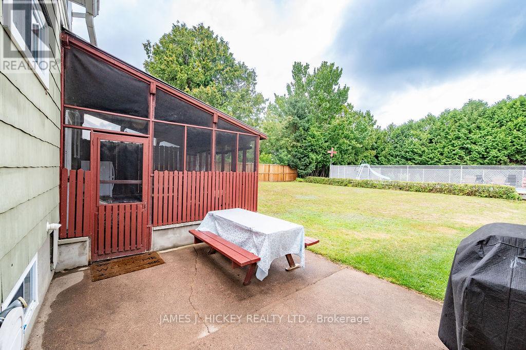 25 Laurentian Street, Deep River, Ontario  K0J 1P0 - Photo 28 - X12371517