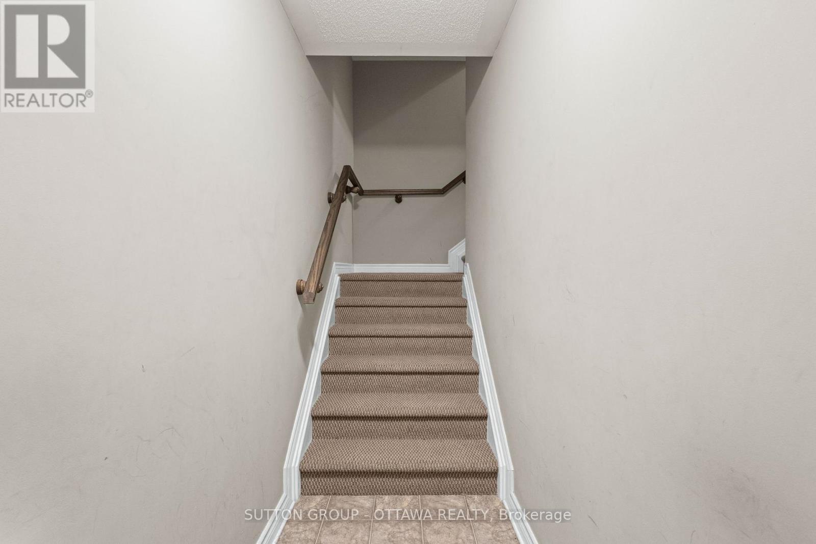 474 Clearbrook Drive, Ottawa, Ontario  K2J 5X5 - Photo 6 - X12371545