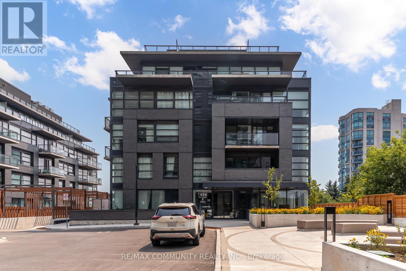 Property at 190 - 1608 CHARLES STREET image 4