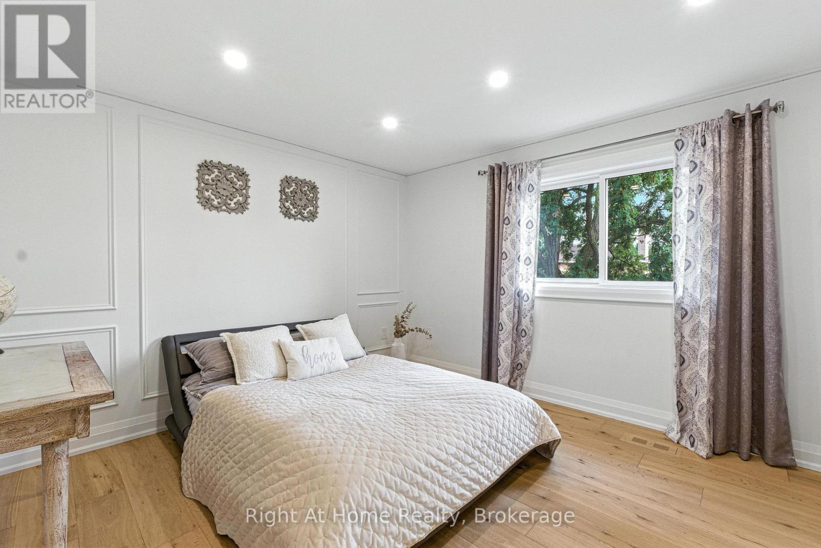 230 Poole Drive, Oakville (Ro River Oaks), Ontario  L6H 3W4 - Photo 27 - W12371389