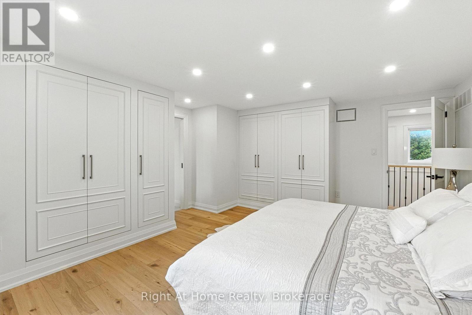 230 Poole Drive, Oakville (Ro River Oaks), Ontario  L6H 3W4 - Photo 30 - W12371389