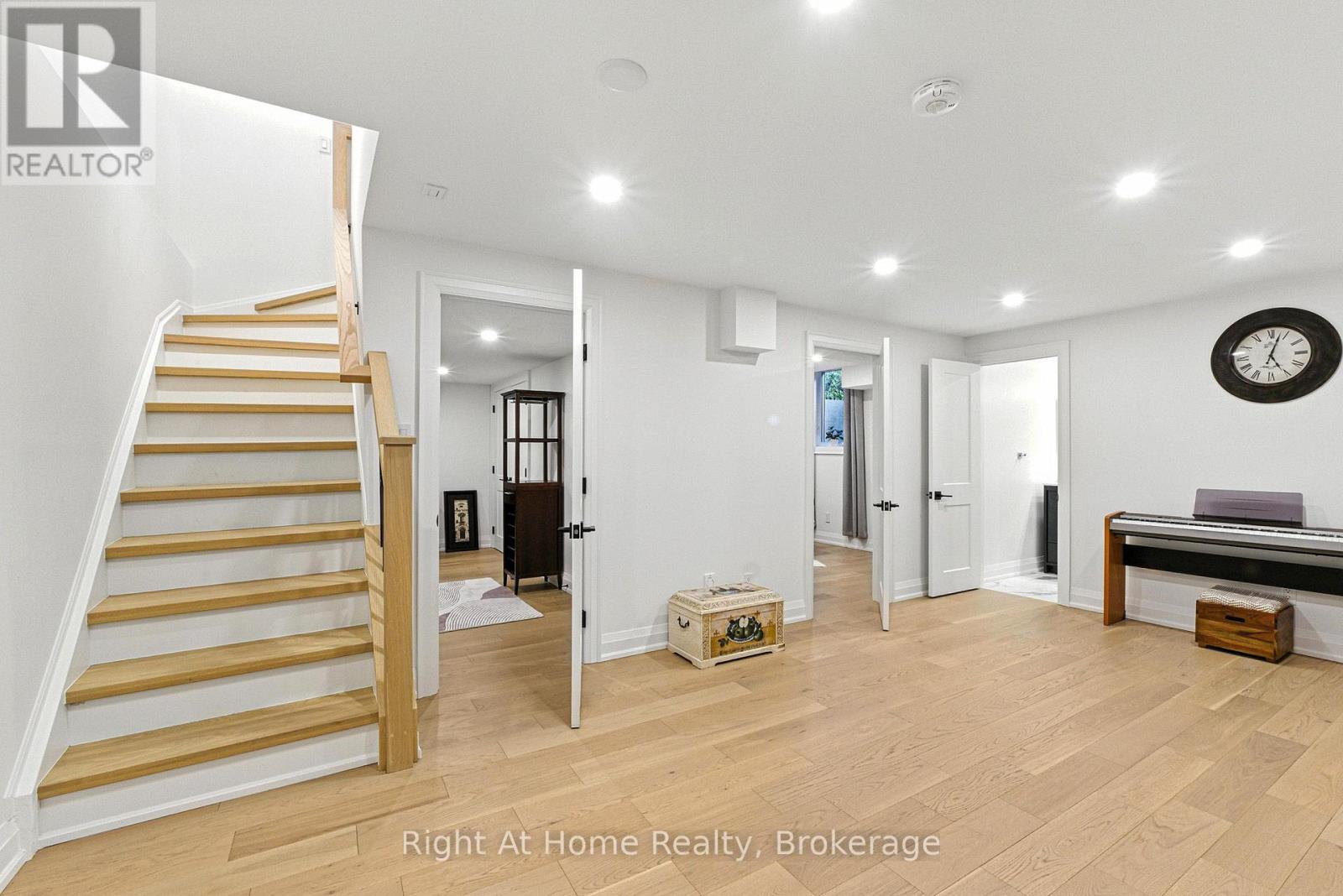 230 Poole Drive, Oakville (Ro River Oaks), Ontario  L6H 3W4 - Photo 39 - W12371389