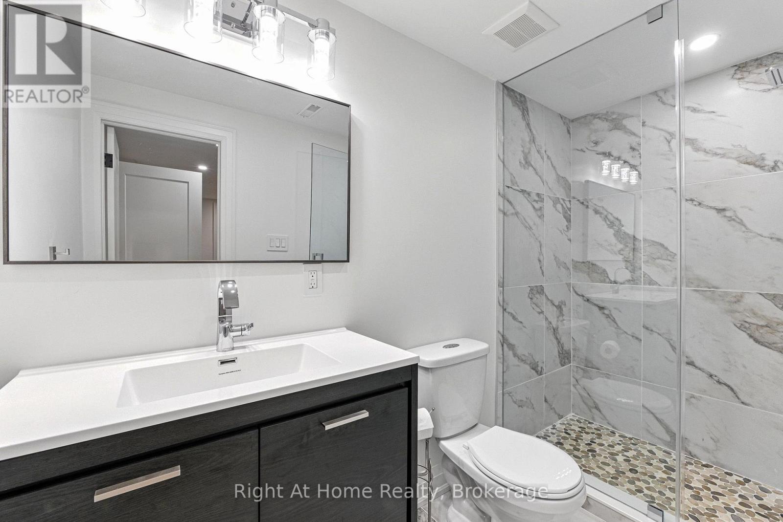 230 Poole Drive, Oakville (Ro River Oaks), Ontario  L6H 3W4 - Photo 46 - W12371389