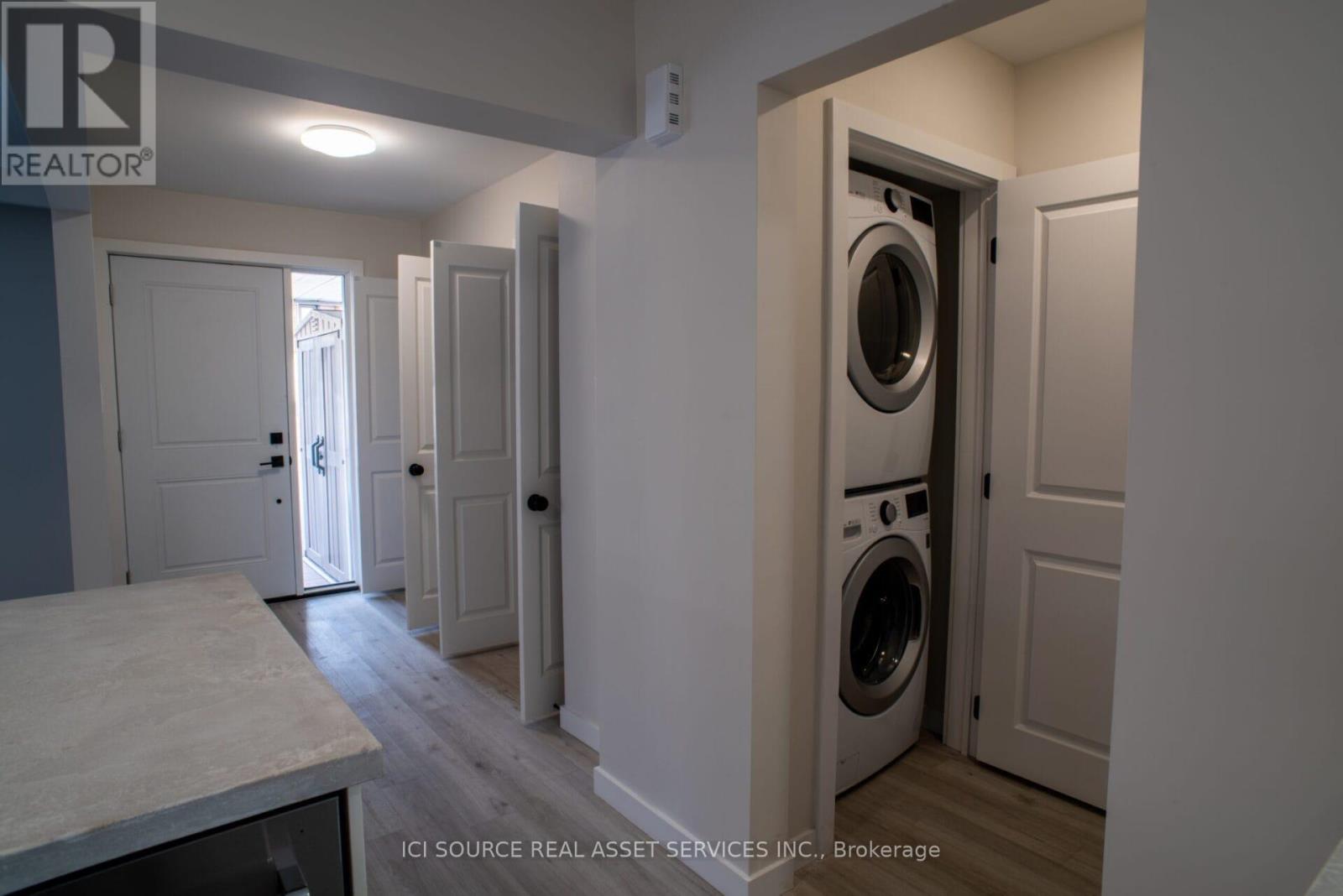 A - 200 John Street W, Bradford West Gwillimbury, Ontario  L3Z 1J5 - Photo 8 - N12371530