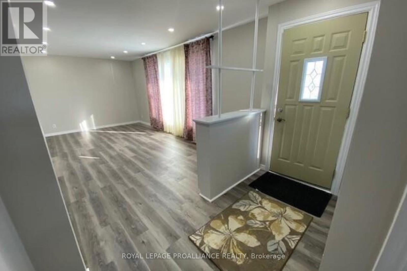 A - 44 North Park Gardens, Belleville, Ontario  K8P 2M3 - Photo 2 - X12371555