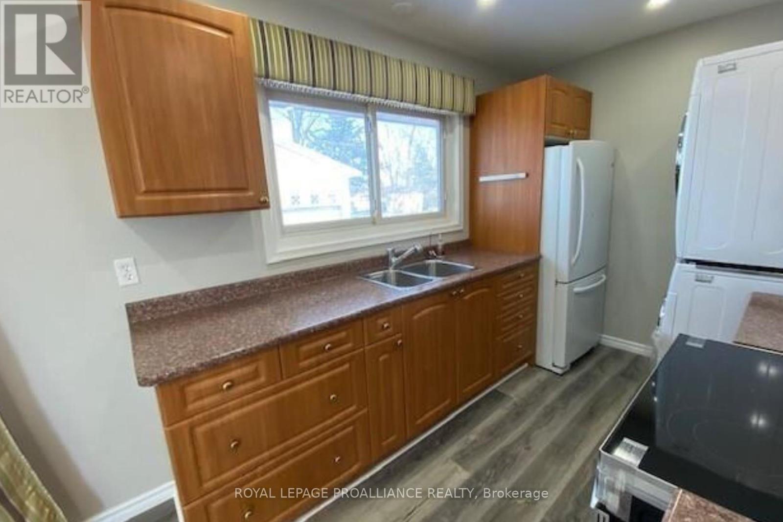 A - 44 North Park Gardens, Belleville, Ontario  K8P 2M3 - Photo 8 - X12371555