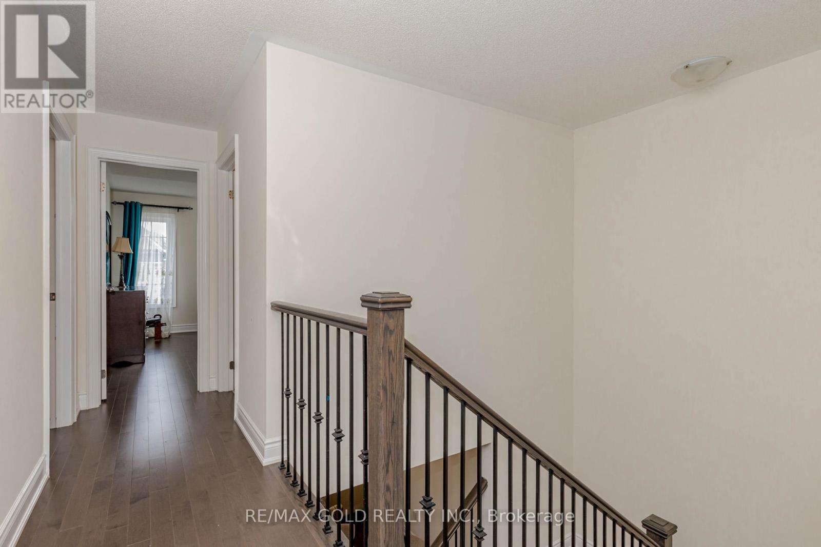 34 Folgate Crescent, Brampton (Sandringham-Wellington North), Ontario  L6R 0B3 - Photo 19 - W12369436