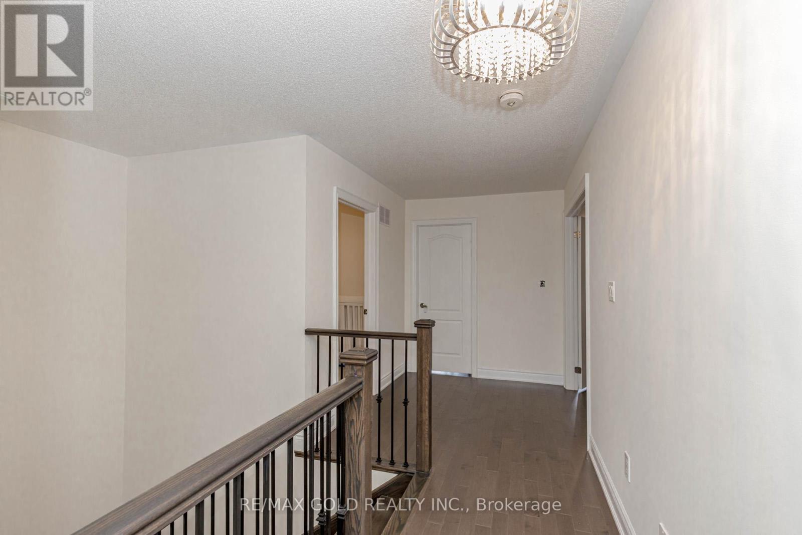 34 Folgate Crescent, Brampton (Sandringham-Wellington North), Ontario  L6R 0B3 - Photo 20 - W12369436