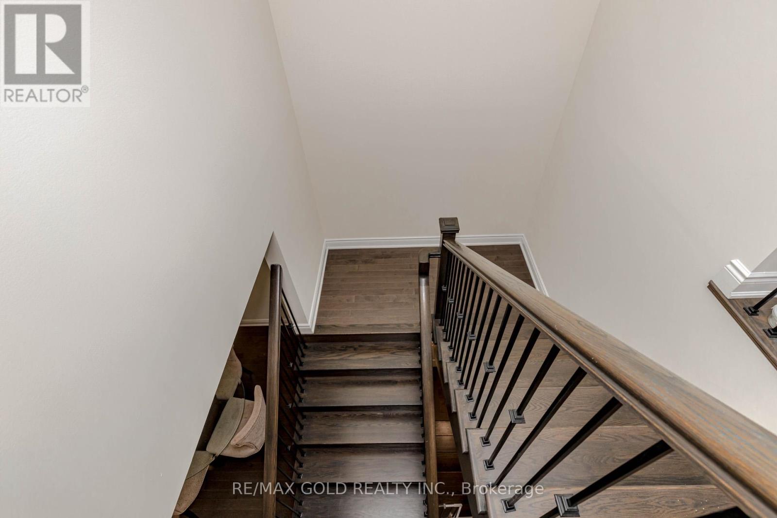 34 Folgate Crescent, Brampton (Sandringham-Wellington North), Ontario  L6R 0B3 - Photo 18 - W12369436