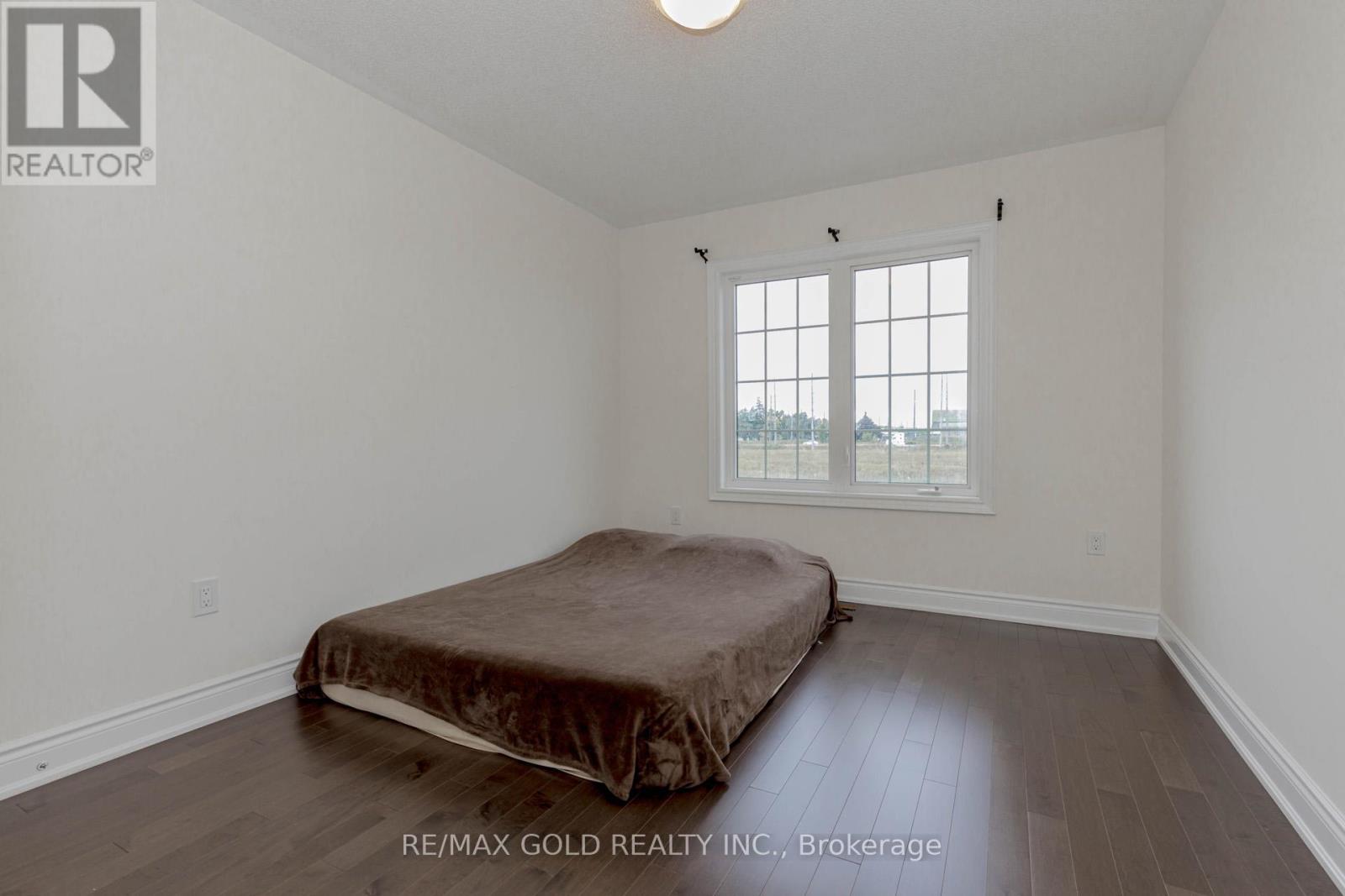 34 Folgate Crescent, Brampton (Sandringham-Wellington North), Ontario  L6R 0B3 - Photo 26 - W12369436