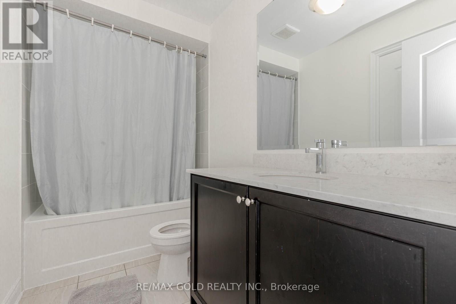 34 Folgate Crescent, Brampton (Sandringham-Wellington North), Ontario  L6R 0B3 - Photo 32 - W12369436
