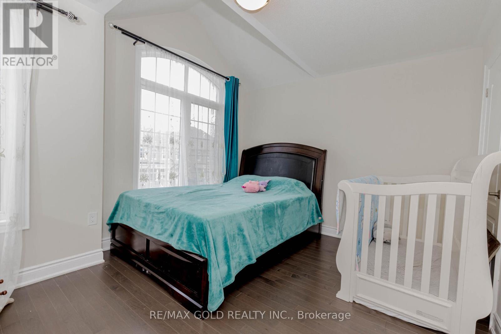 34 Folgate Crescent, Brampton (Sandringham-Wellington North), Ontario  L6R 0B3 - Photo 33 - W12369436