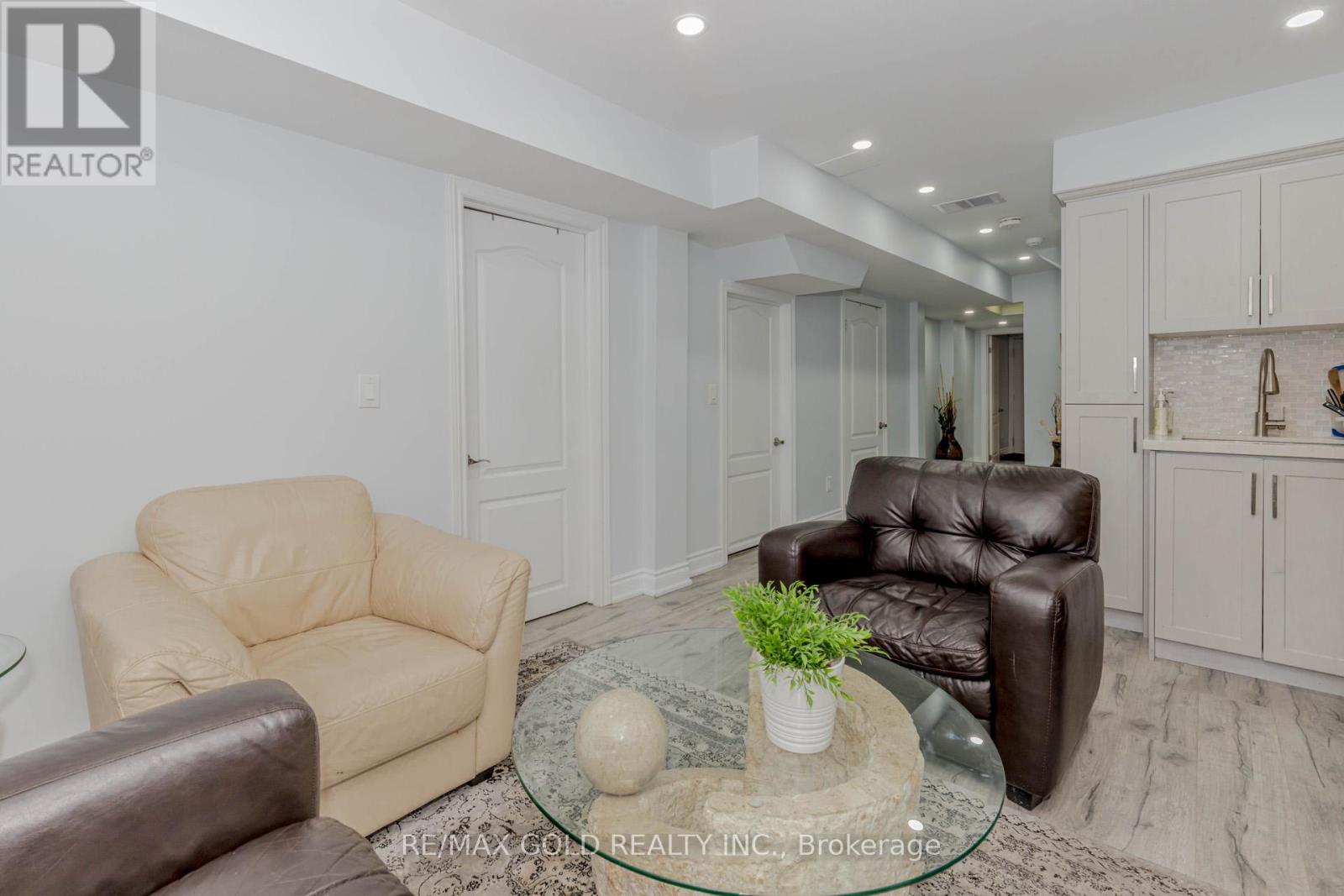 34 Folgate Crescent, Brampton (Sandringham-Wellington North), Ontario  L6R 0B3 - Photo 39 - W12369436