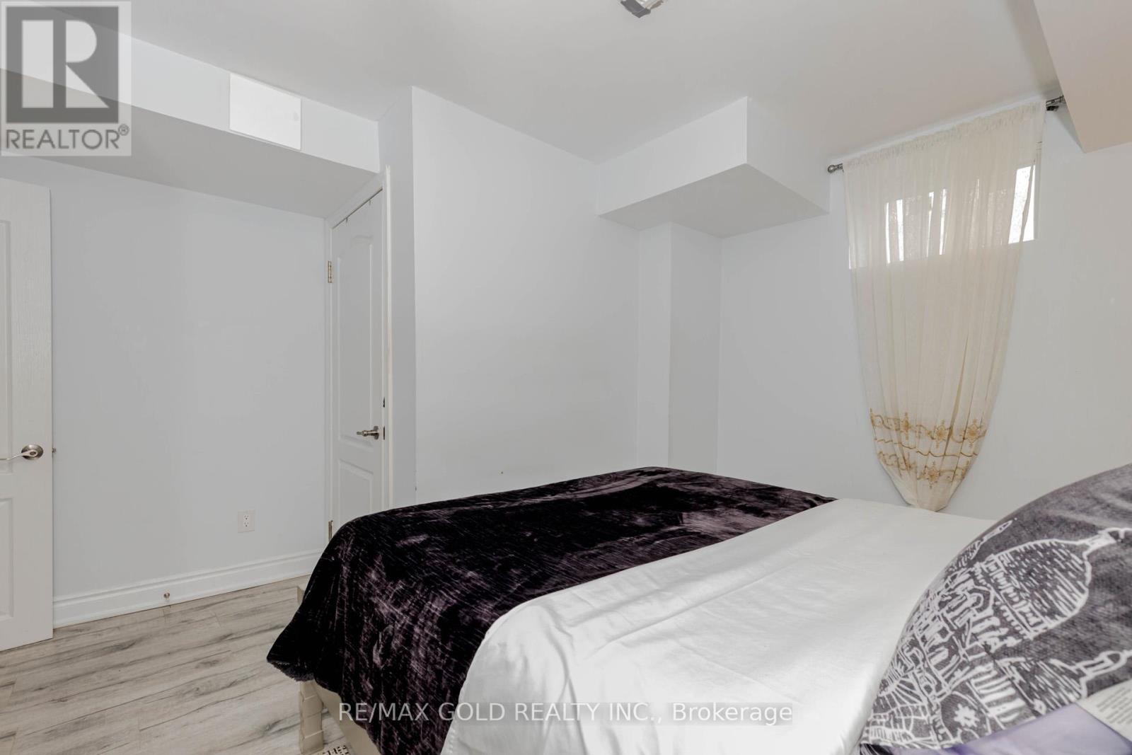 34 Folgate Crescent, Brampton (Sandringham-Wellington North), Ontario  L6R 0B3 - Photo 43 - W12369436