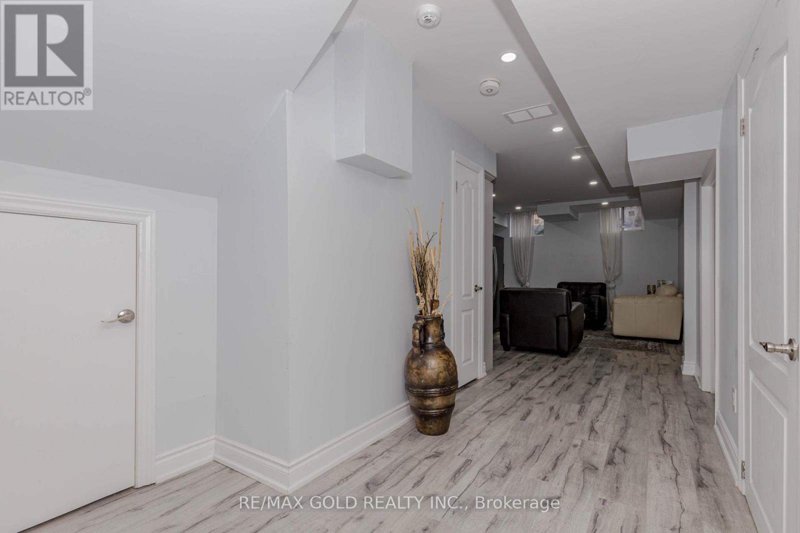 34 Folgate Crescent, Brampton (Sandringham-Wellington North), Ontario  L6R 0B3 - Photo 37 - W12369436