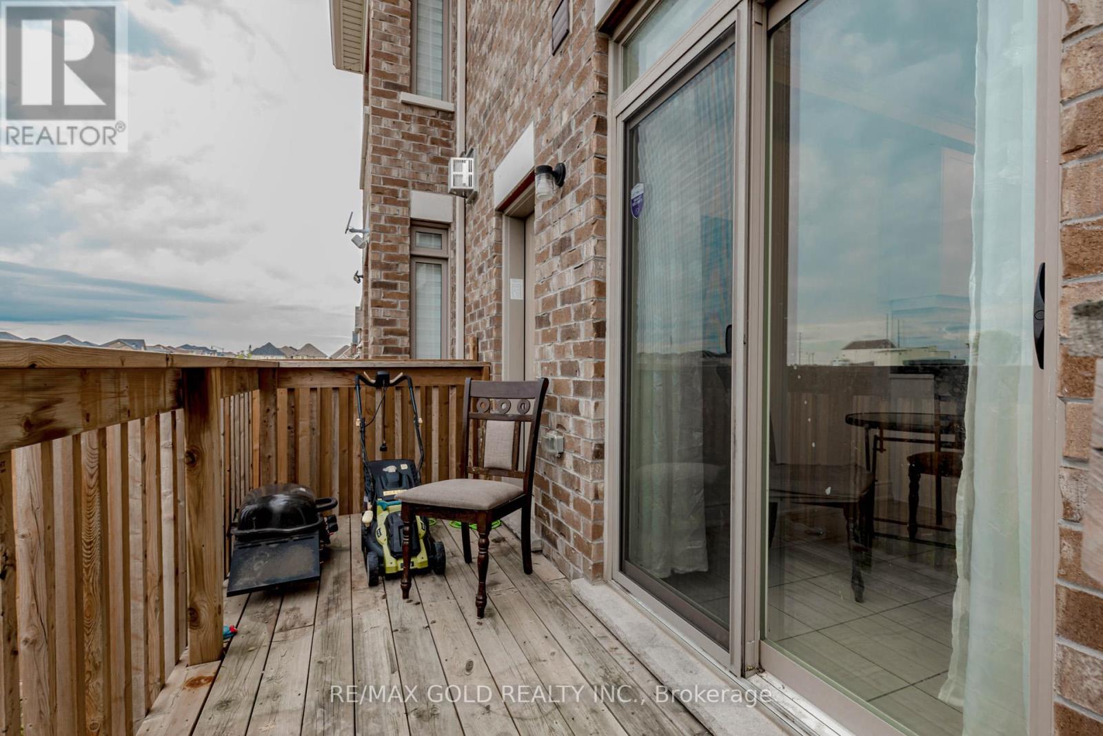 34 Folgate Crescent, Brampton (Sandringham-Wellington North), Ontario  L6R 0B3 - Photo 45 - W12369436