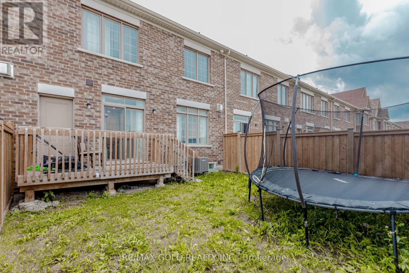 34 Folgate Crescent, Brampton (Sandringham-Wellington North), Ontario  L6R 0B3 - Photo 47 - W12369436