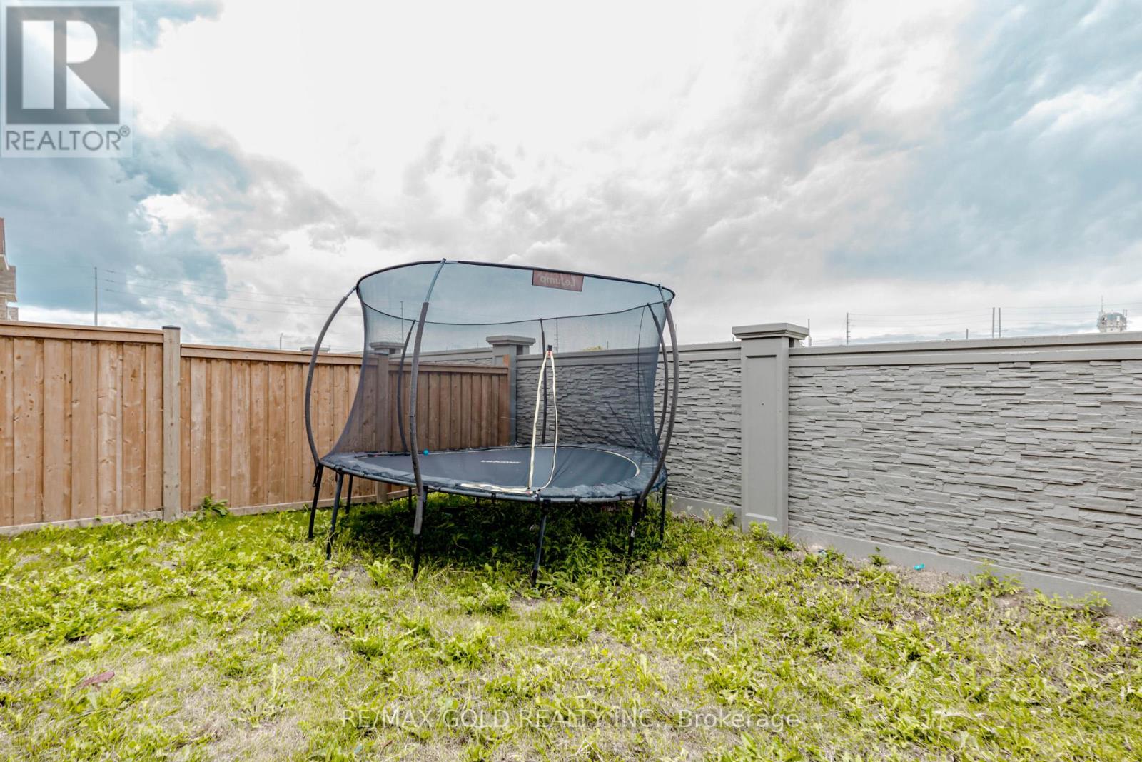 34 Folgate Crescent, Brampton (Sandringham-Wellington North), Ontario  L6R 0B3 - Photo 46 - W12369436