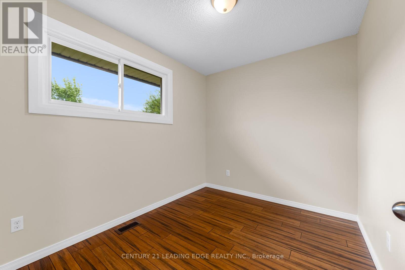 636 Crescent Road, Fort Erie, Ontario  L2A 4P8 - Photo 21 - X12371525