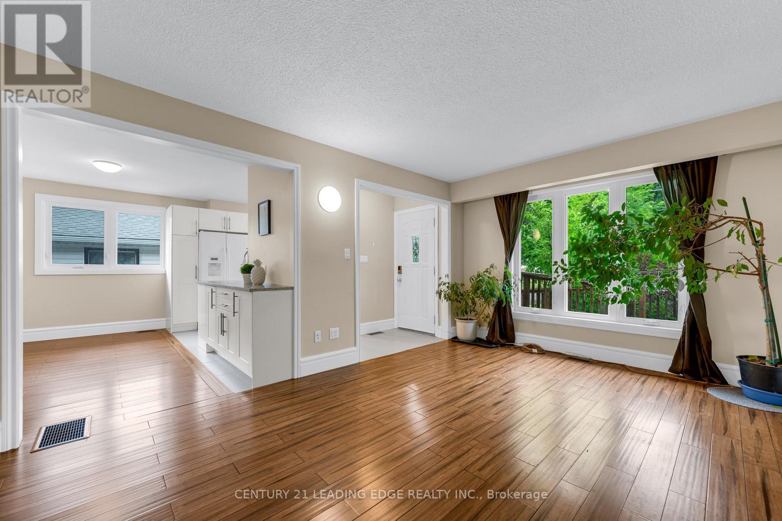 636 Crescent Road, Fort Erie, Ontario  L2A 4P8 - Photo 7 - X12371525