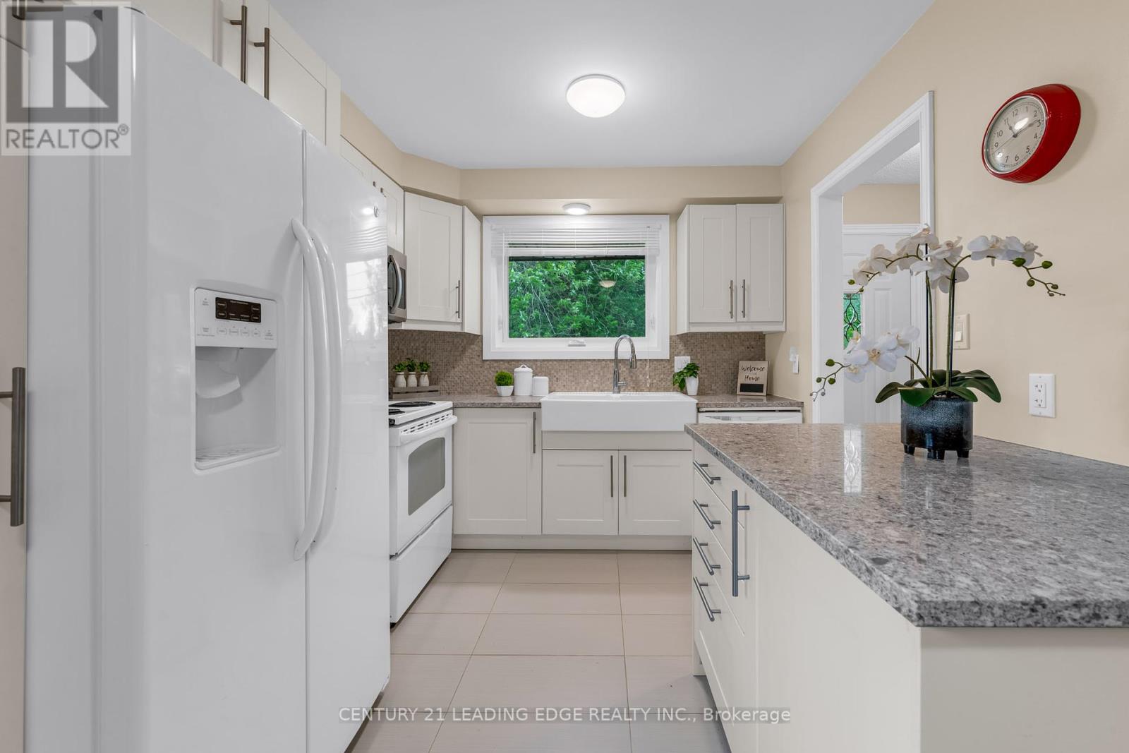 636 Crescent Road, Fort Erie, Ontario  L2A 4P8 - Photo 9 - X12371525