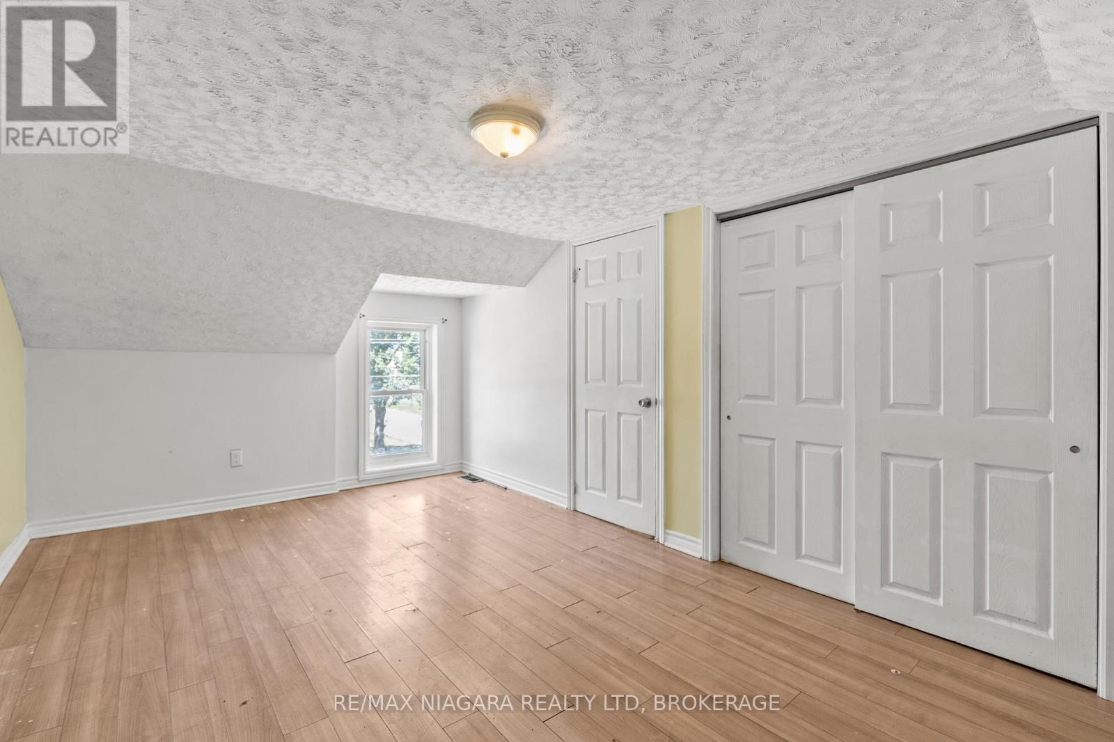 44 Forsythe Street, Fort Erie, Ontario  L2A 1X2 - Photo 20 - X12371577