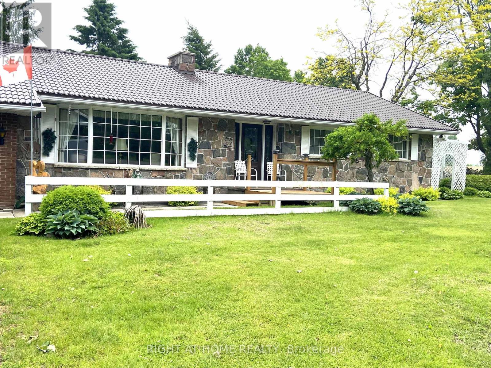 Property at 978 15/16 SIDE ROAD E image 1