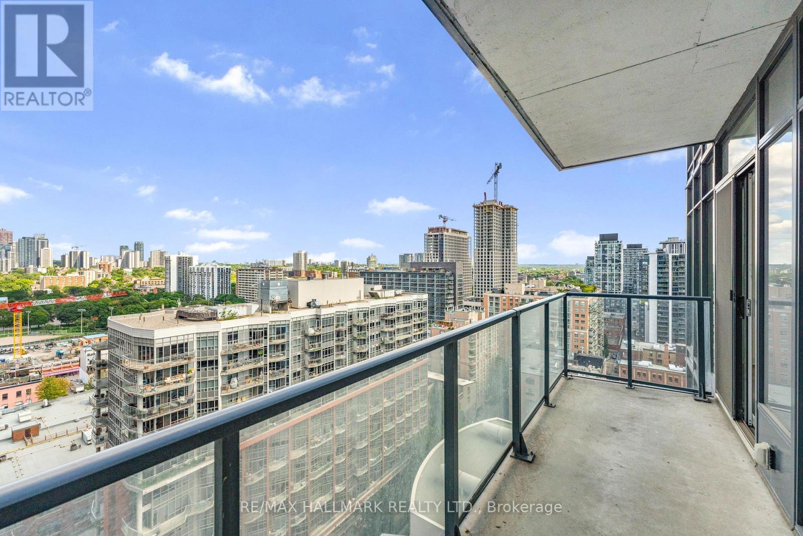 1704 - 105 George Street, Toronto, Ontario  M5A 0L4 - Photo 13 - C12371554