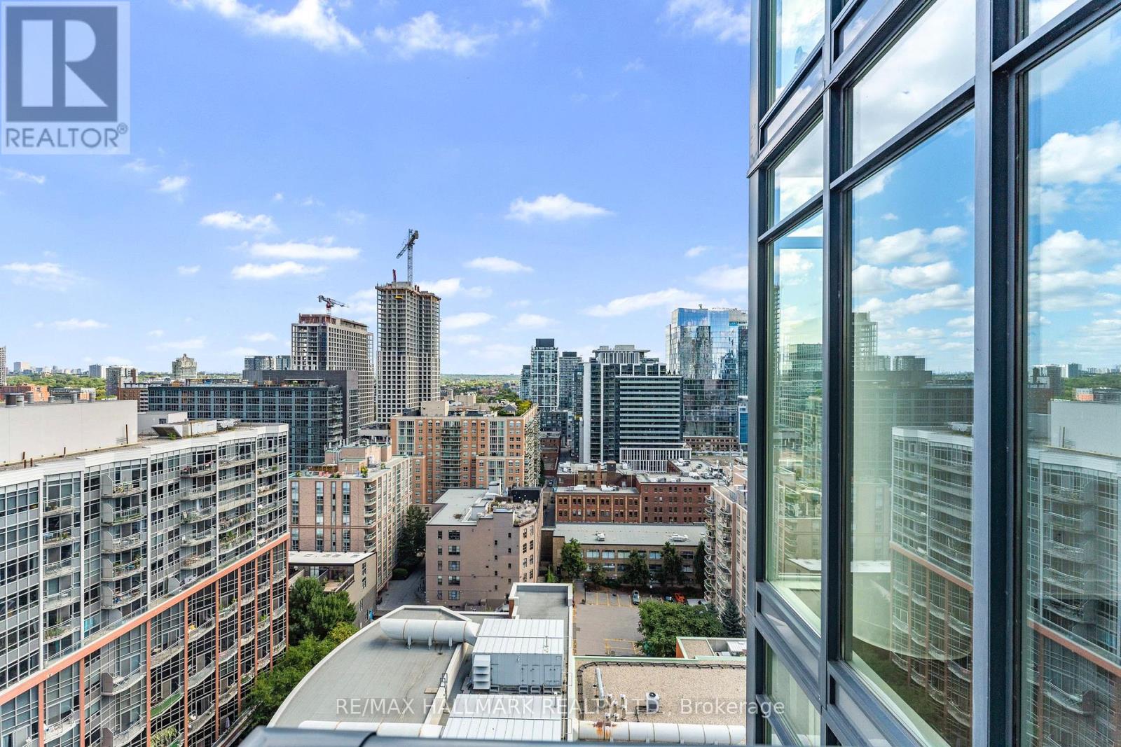 1704 - 105 George Street, Toronto, Ontario  M5A 0L4 - Photo 15 - C12371554