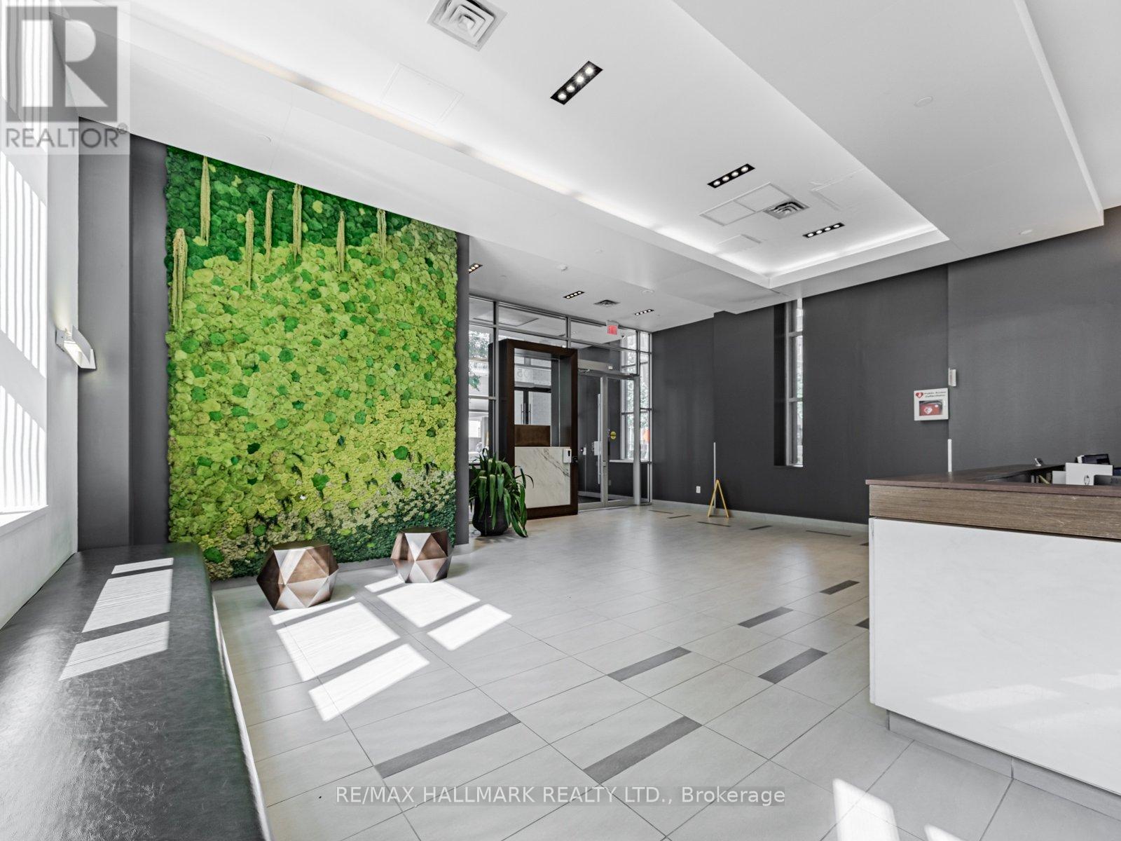 1704 - 105 George Street, Toronto, Ontario  M5A 0L4 - Photo 2 - C12371554
