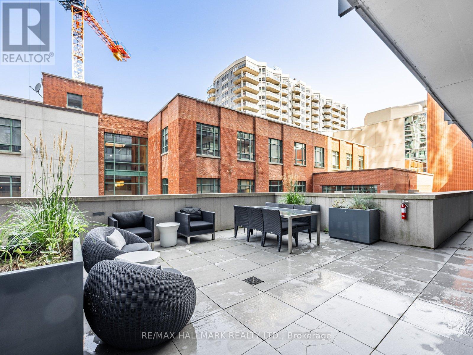 1704 - 105 George Street, Toronto, Ontario  M5A 0L4 - Photo 21 - C12371554