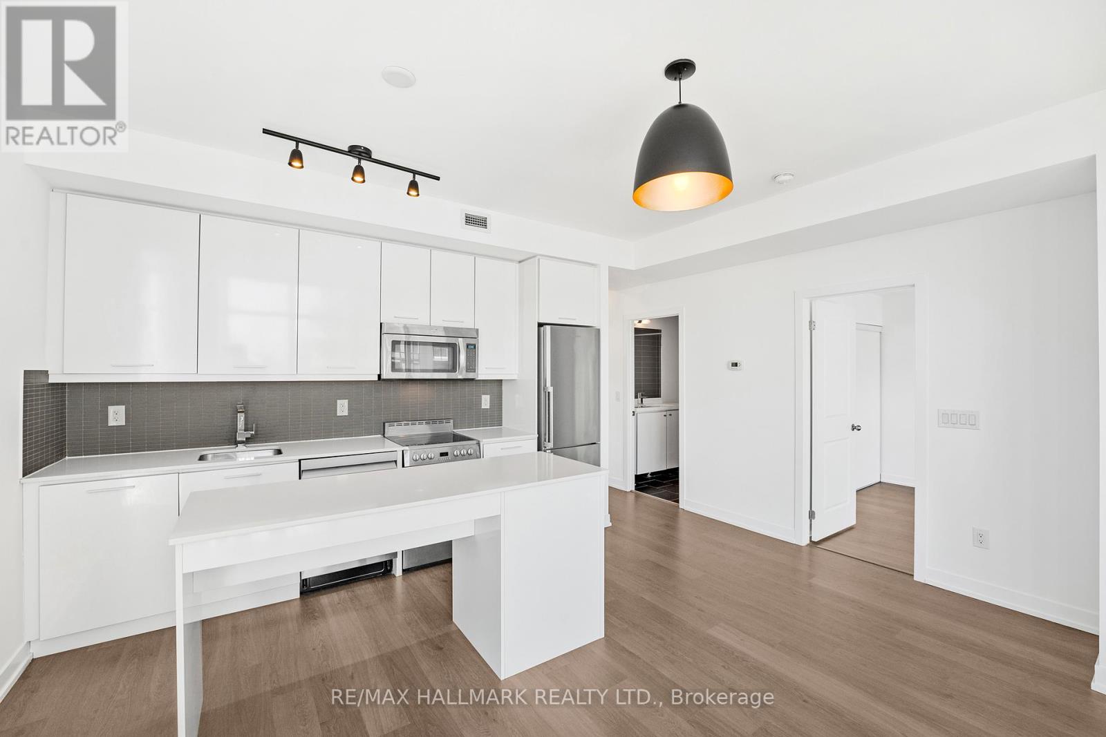 1704 - 105 George Street, Toronto, Ontario  M5A 0L4 - Photo 5 - C12371554