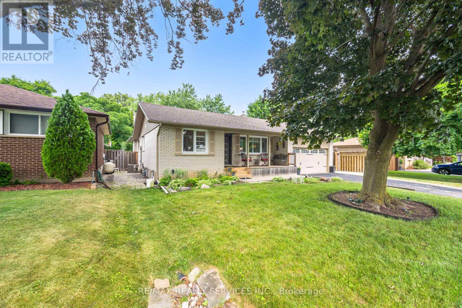 234 Elizabeth Street S, Brampton, Ontario  L6Y 1S1 - Photo 11 - W12371573