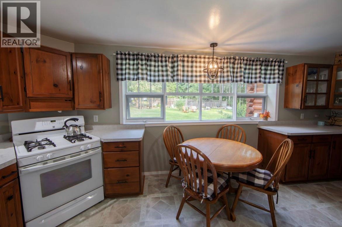 3242 Highway 23, Nakusp, British Columbia  V0G 1R1 - Photo 6 - 10360393