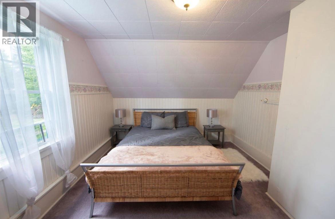 3242 Highway 23, Nakusp, British Columbia  V0G 1R1 - Photo 11 - 10360393