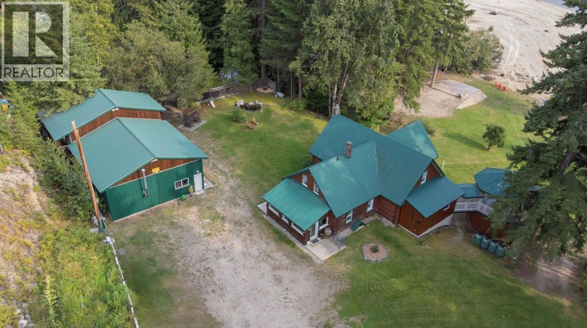 3242 Highway 23, Nakusp, British Columbia  V0G 1R1 - Photo 15 - 10360393
