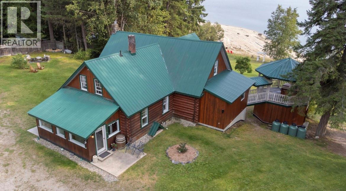 3242 Highway 23, Nakusp, British Columbia  V0G 1R1 - Photo 2 - 10360393